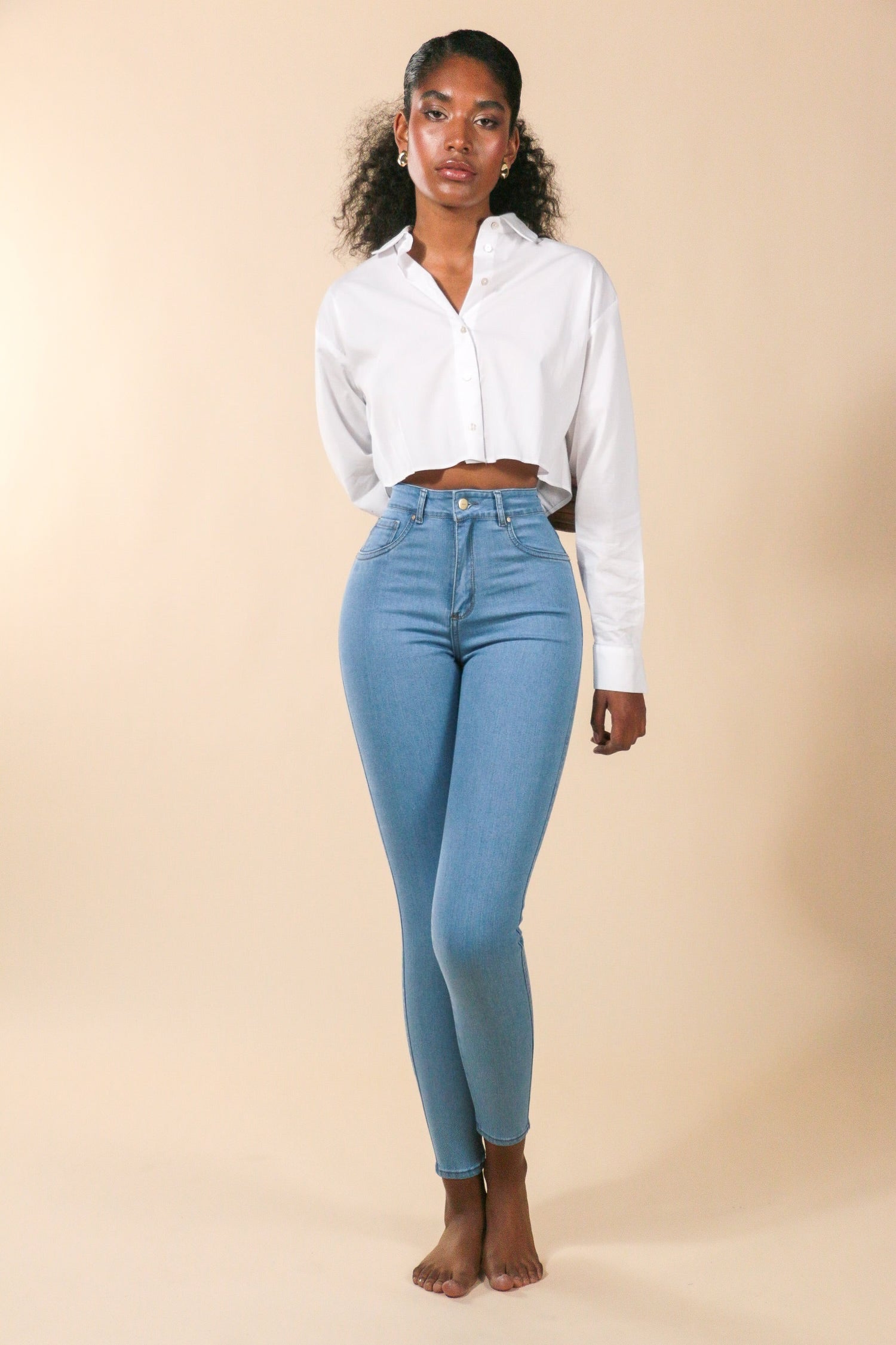 Tenis Outfit Jean Azul Claro Mujer Como Combinar Pantalon De