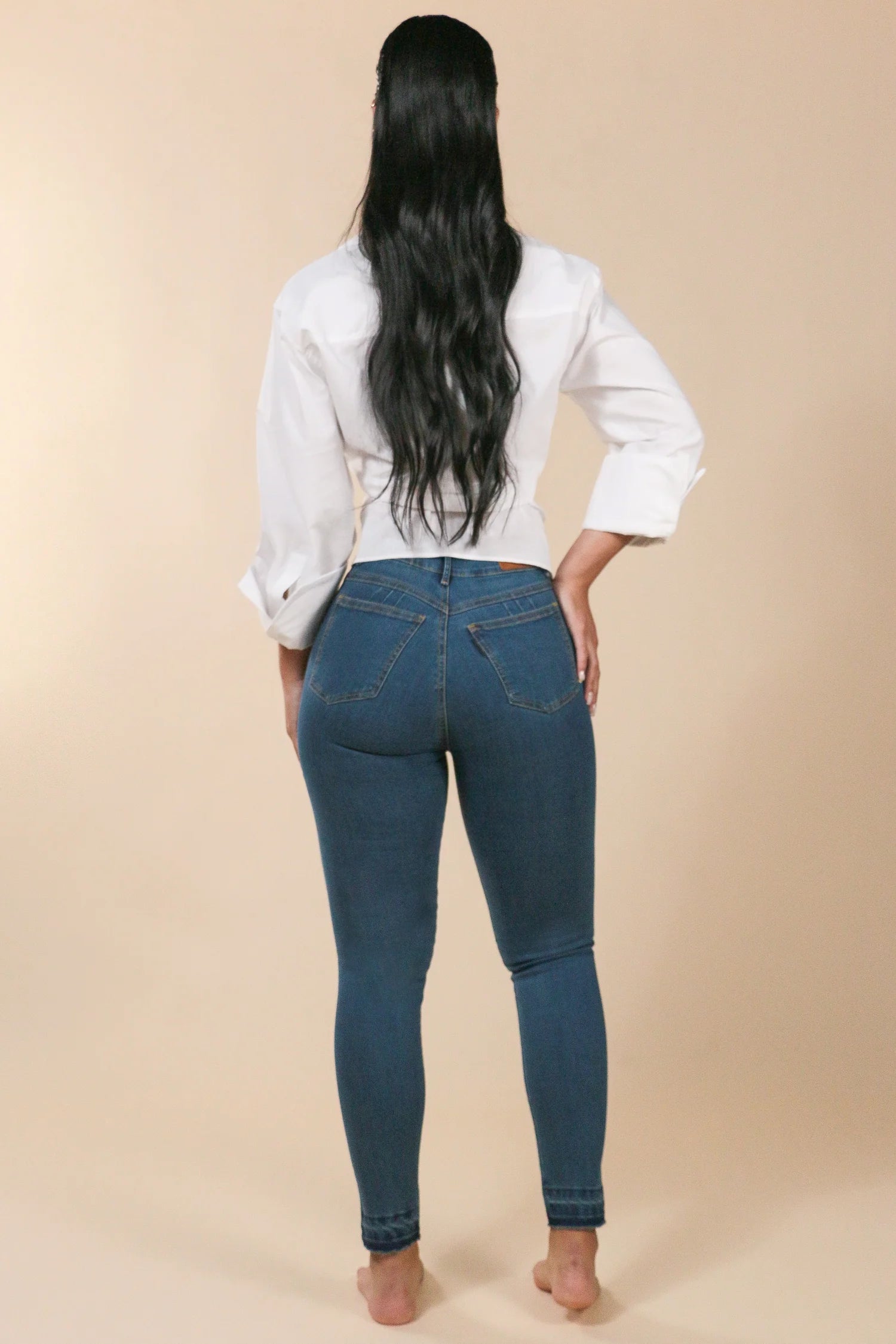 [22154] Skinny Jeans Azul Medio Desgastado Con Detalle En La Bota