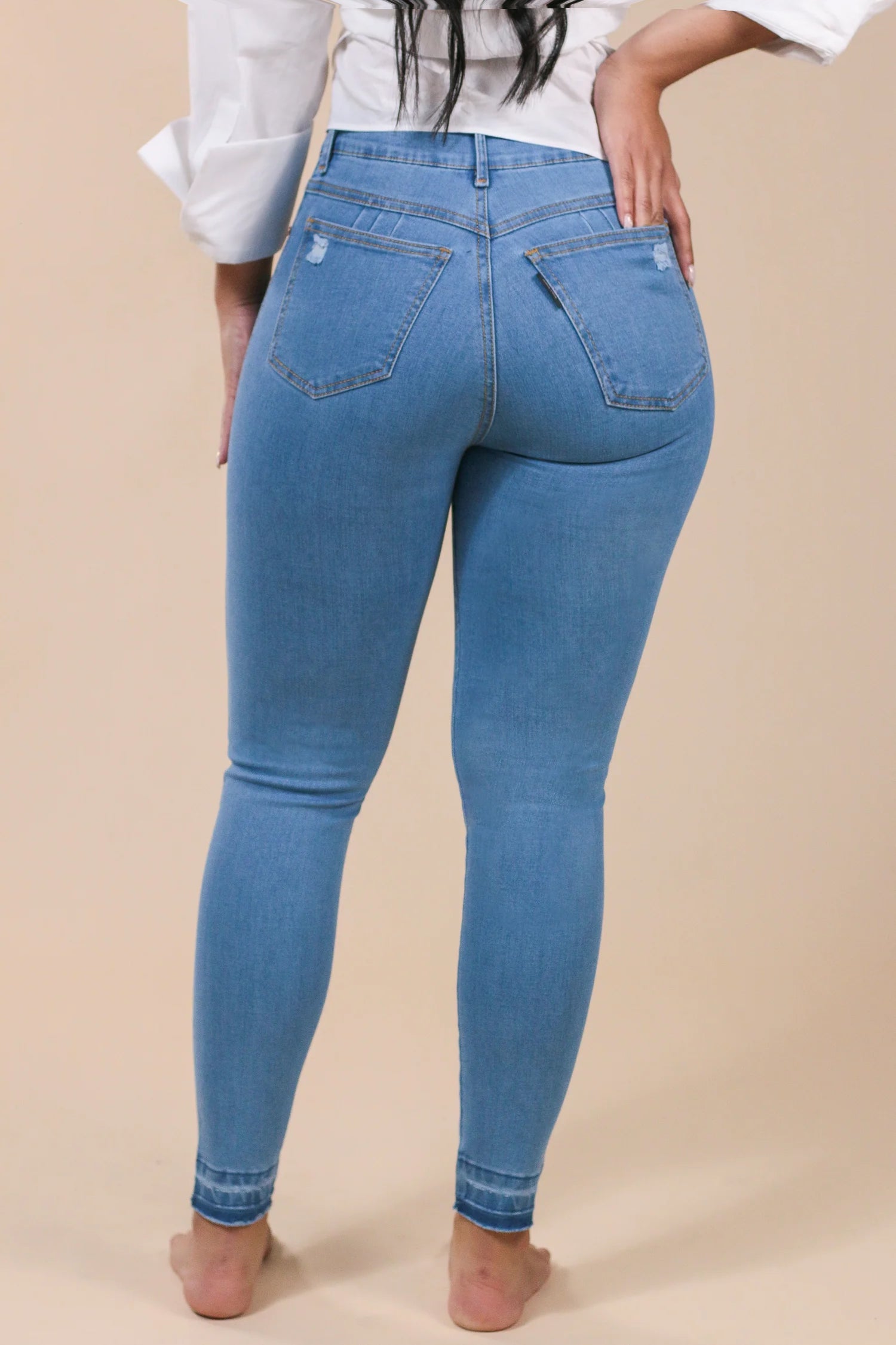 [2311] Skinny Jeans Azul Claro Con Rotos &amp; Detalle En La Bota